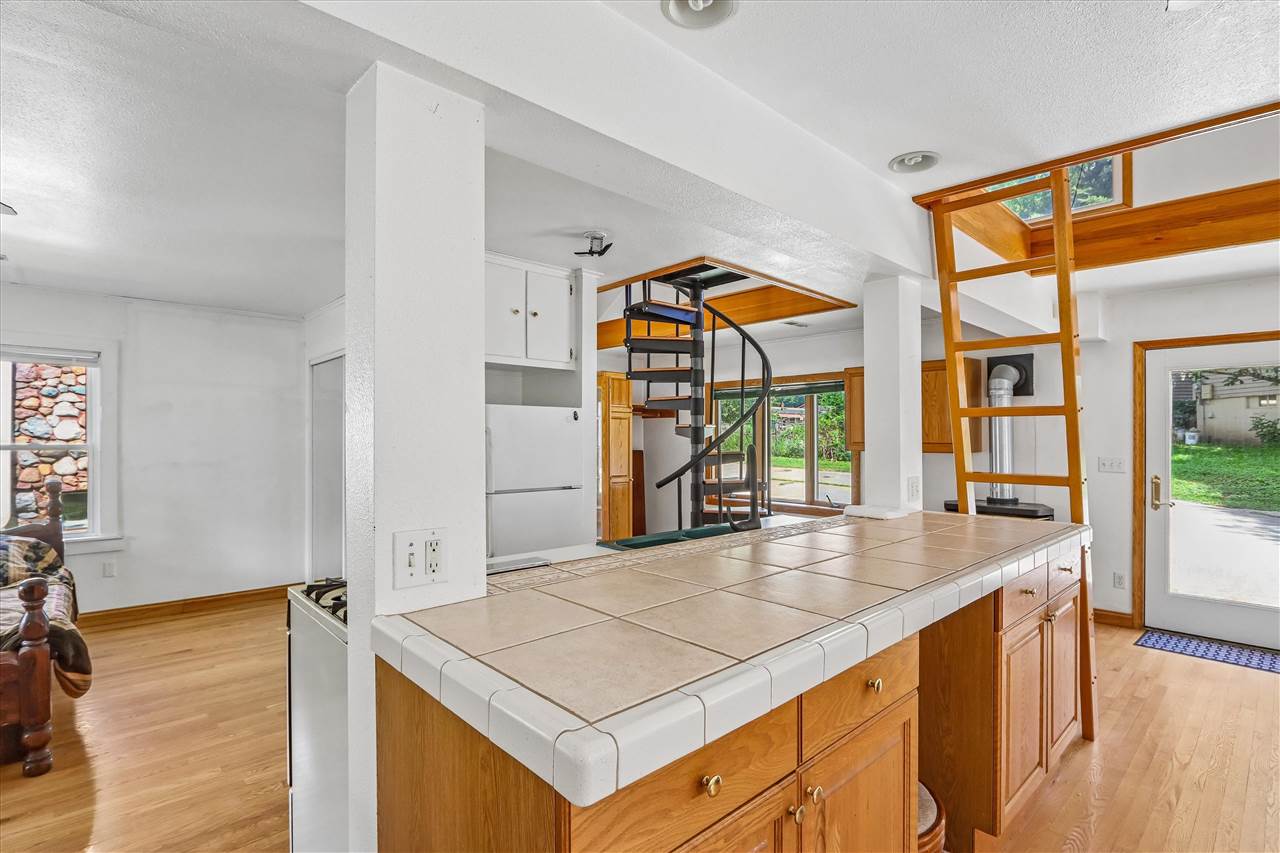 1915 Muscatine Avenue Iowa City IA 52240