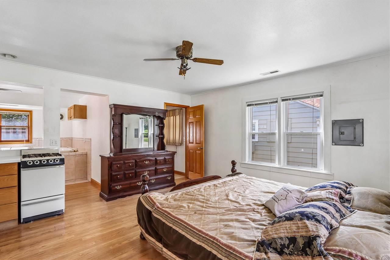 1915 Muscatine Avenue Iowa City IA 52240