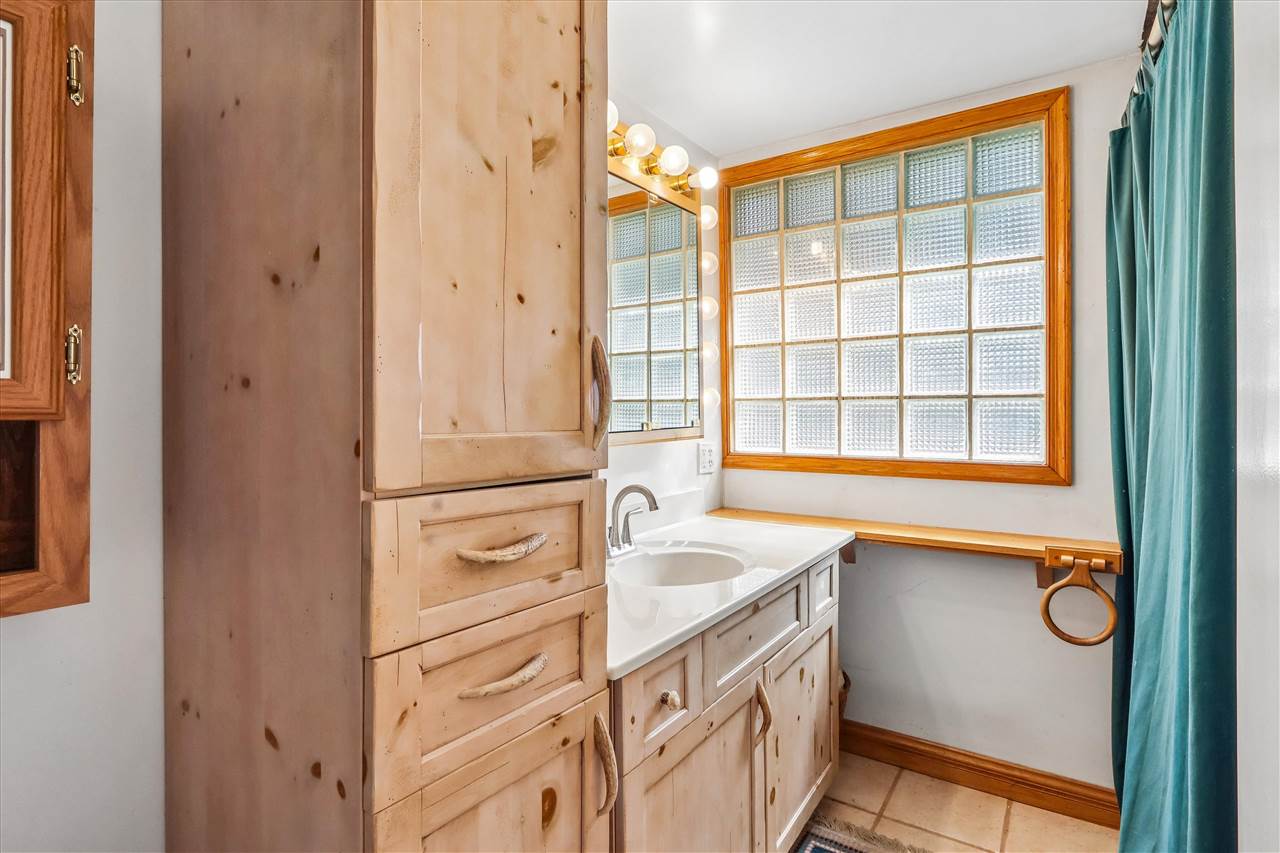 1915 Muscatine Avenue Iowa City IA 52240