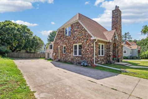 1915 Muscatine Avenue Iowa City IA 52240
