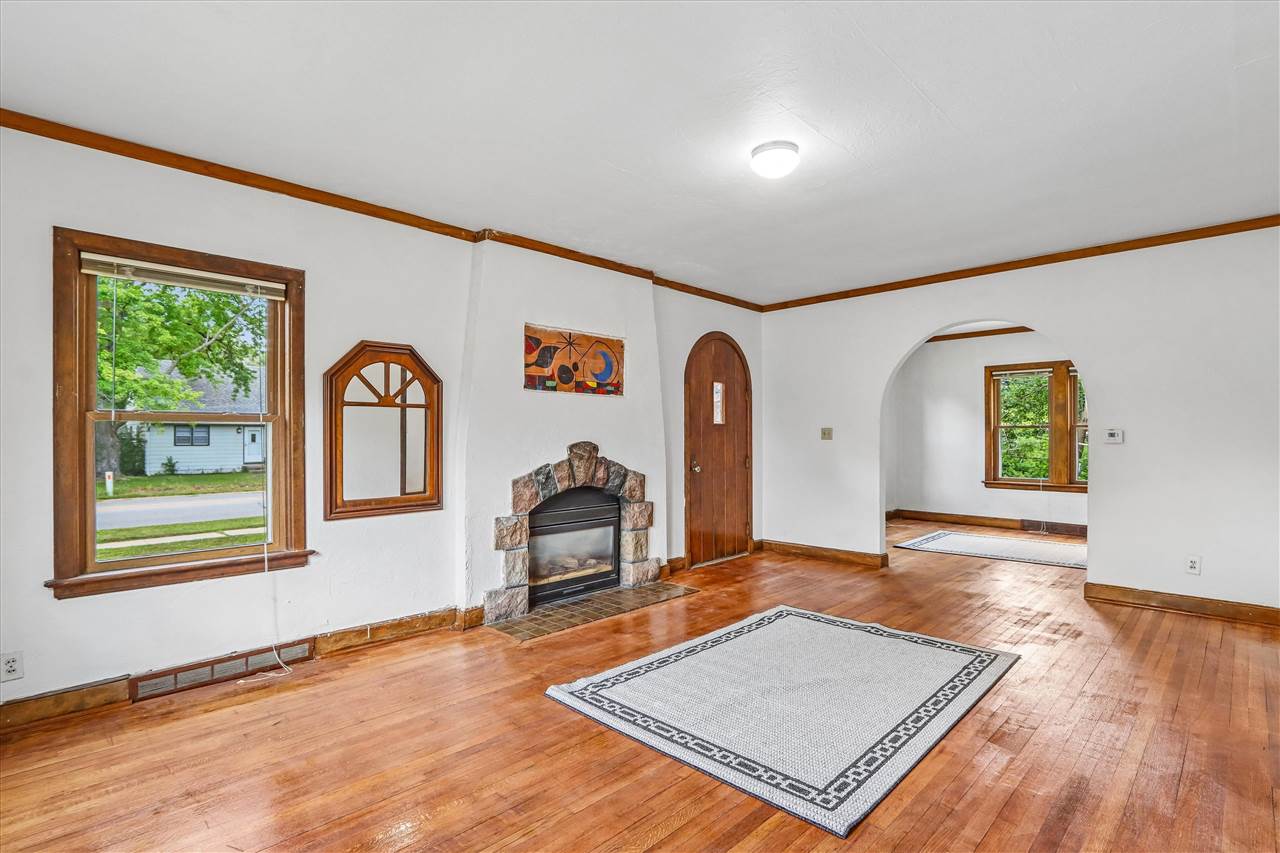 1915 Muscatine Avenue Iowa City IA 52240