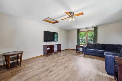 3272 Coral Avenue NE Solon IA 52333
