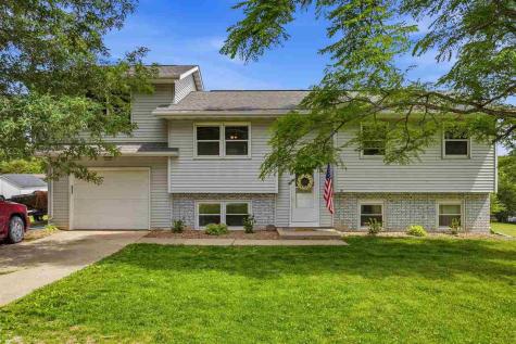 3272 Coral Avenue NE Solon IA 52333