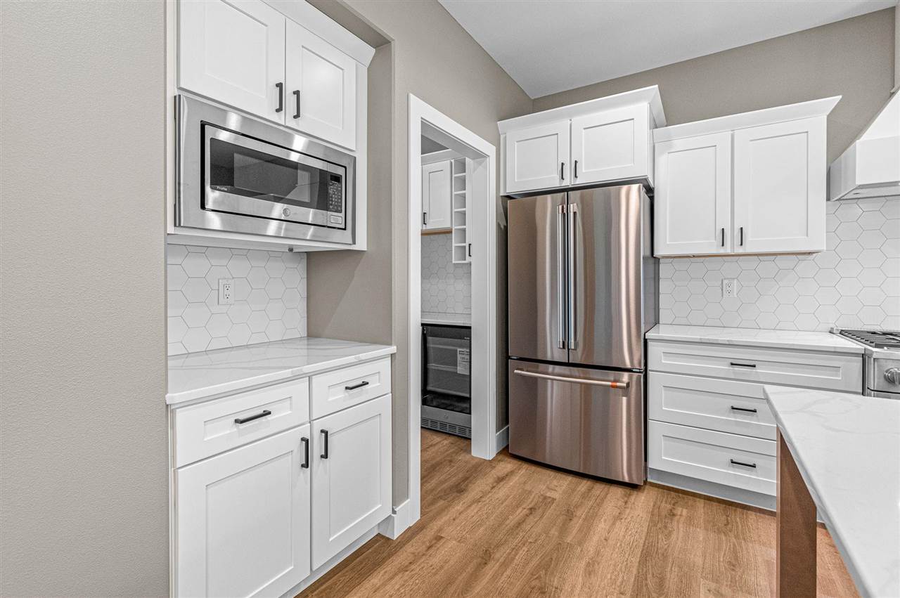 1005 Thomas Circle Tiffin IA 52340