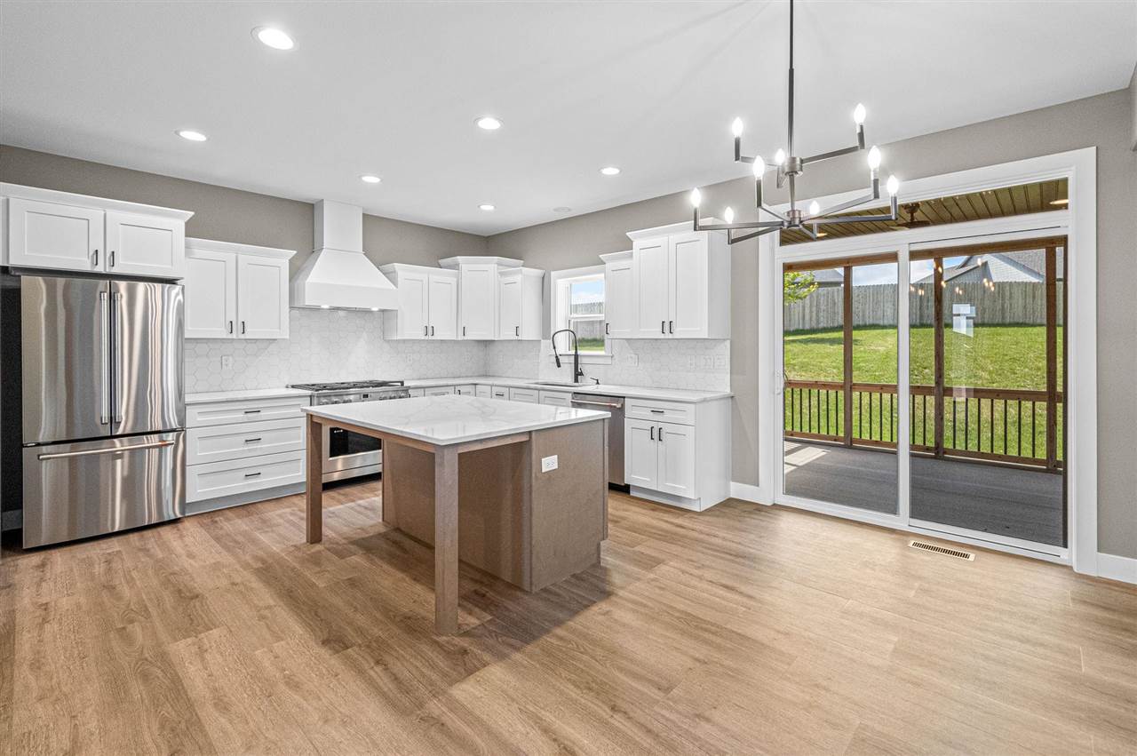 1005 Thomas Circle Tiffin IA 52340