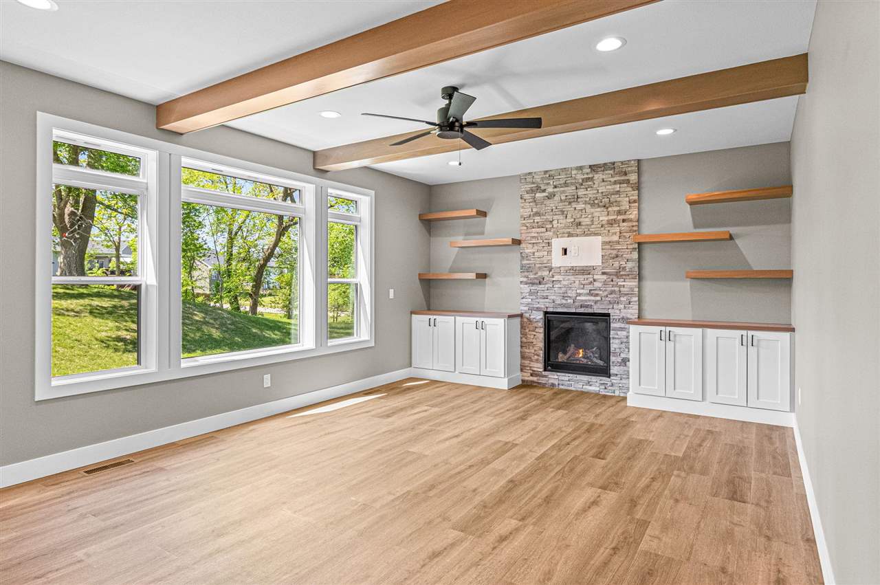 1005 Thomas Circle Tiffin IA 52340