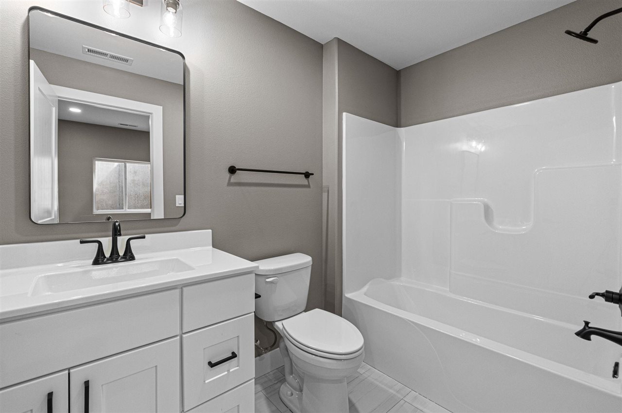 1005 Thomas Circle Tiffin IA 52340