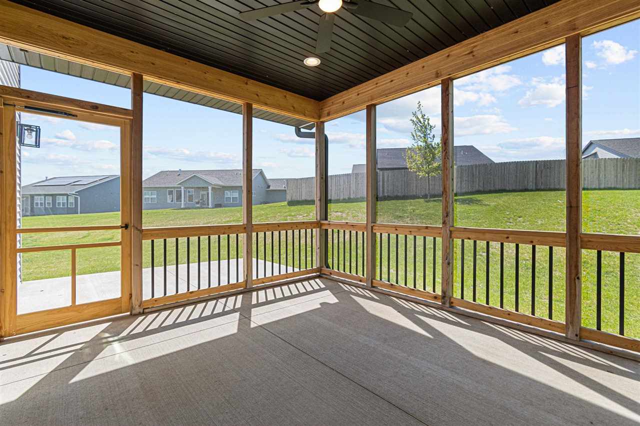 1005 Thomas Circle Tiffin IA 52340
