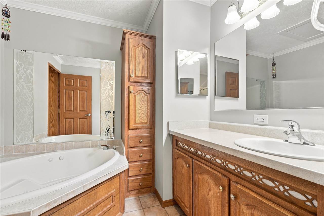 288 Paddock Circle Iowa City IA 52240