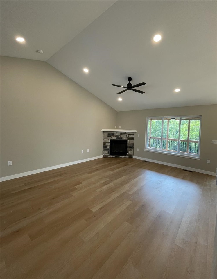 3976 Winnsboro Drive Iowa City IA 52245