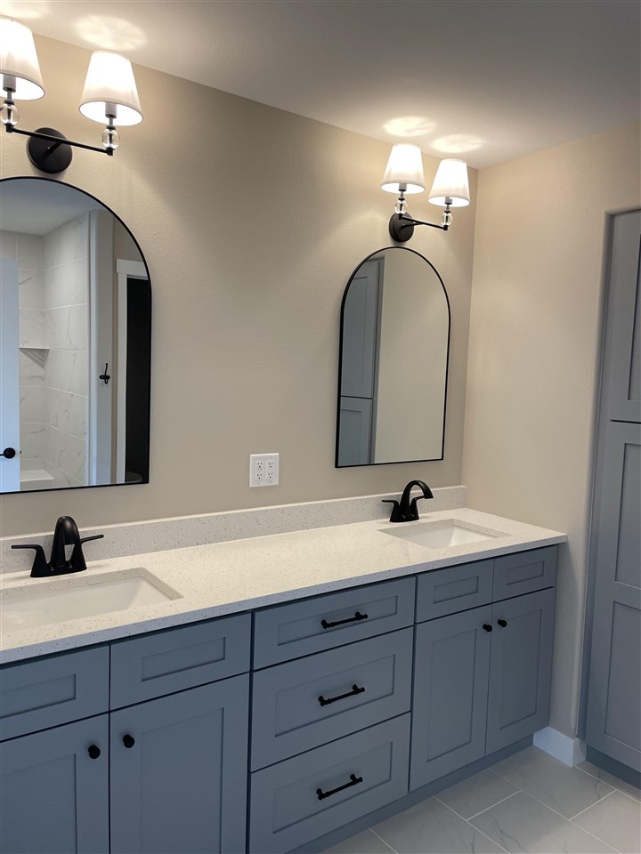 3976 Winnsboro Drive Iowa City IA 52245