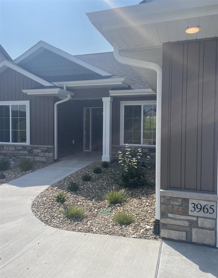 3976 Winnsboro Drive Iowa City IA 52245