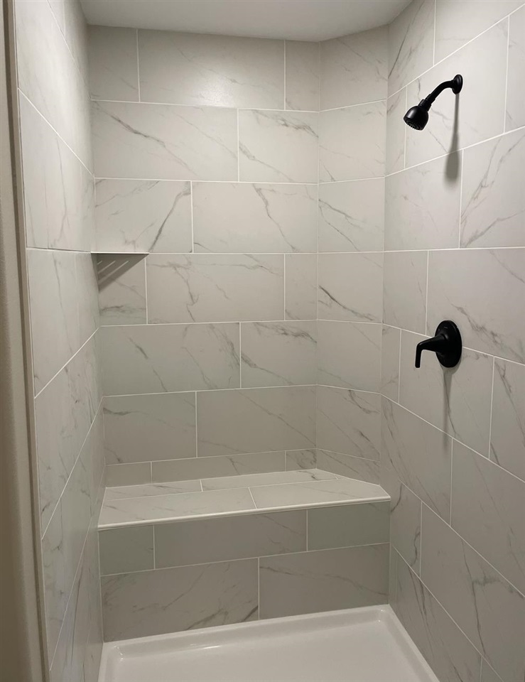 3976 Winnsboro Drive Iowa City IA 52245