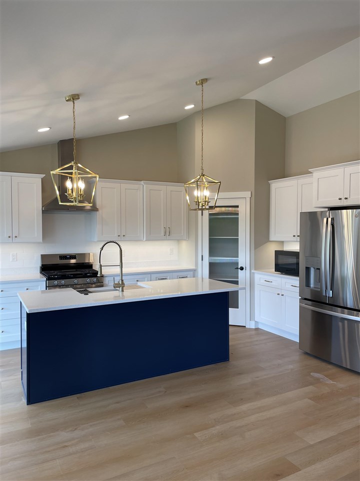 3976 Winnsboro Drive Iowa City IA 52245