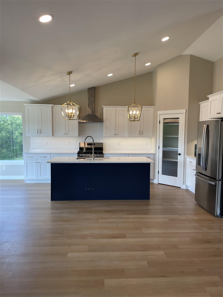 3976 Winnsboro Drive Iowa City IA 52245