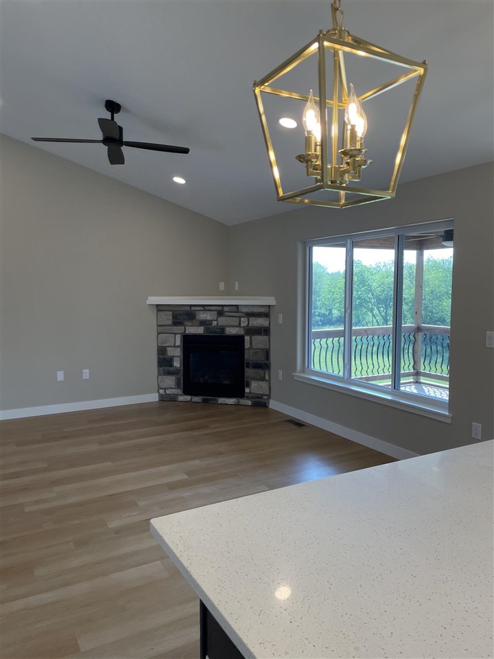 3976 Winnsboro Drive Iowa City IA 52245