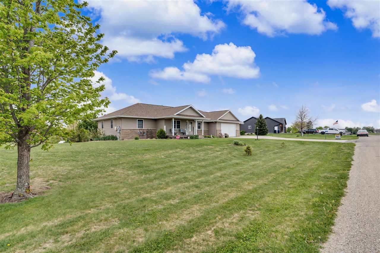 1109 Pelican Drive Kalona IA 52247