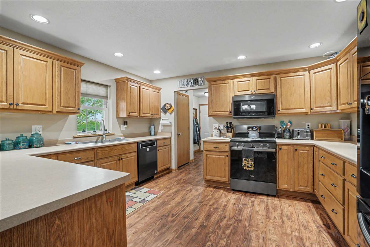 1109 Pelican Drive Kalona IA 52247