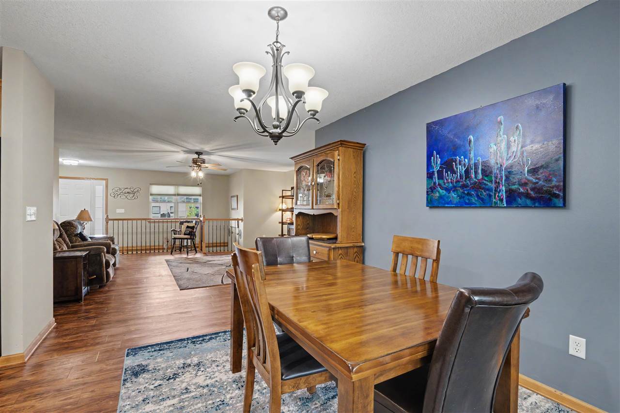 1109 Pelican Drive Kalona IA 52247