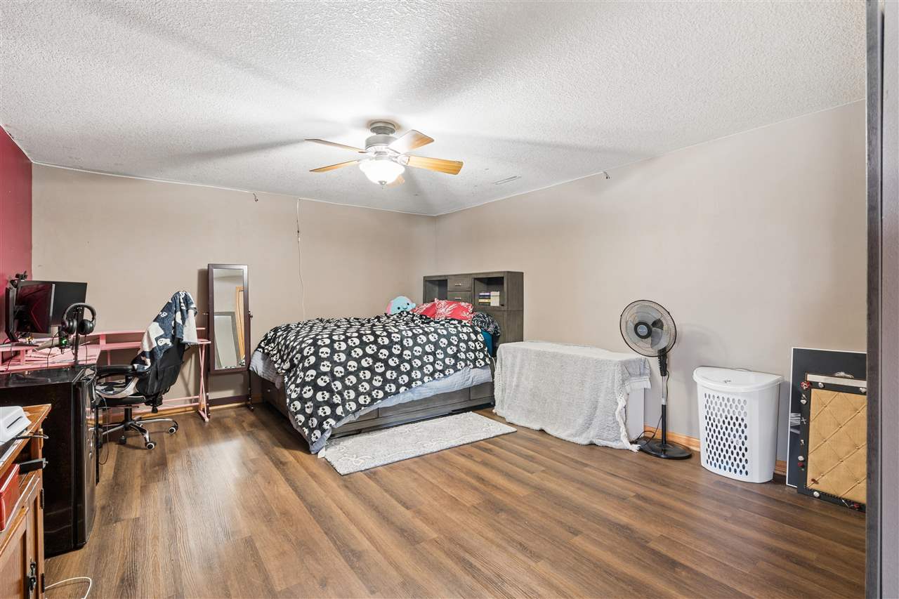 1109 Pelican Drive Kalona IA 52247