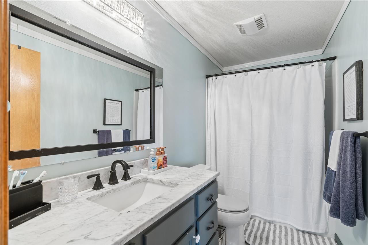 1109 Pelican Drive Kalona IA 52247