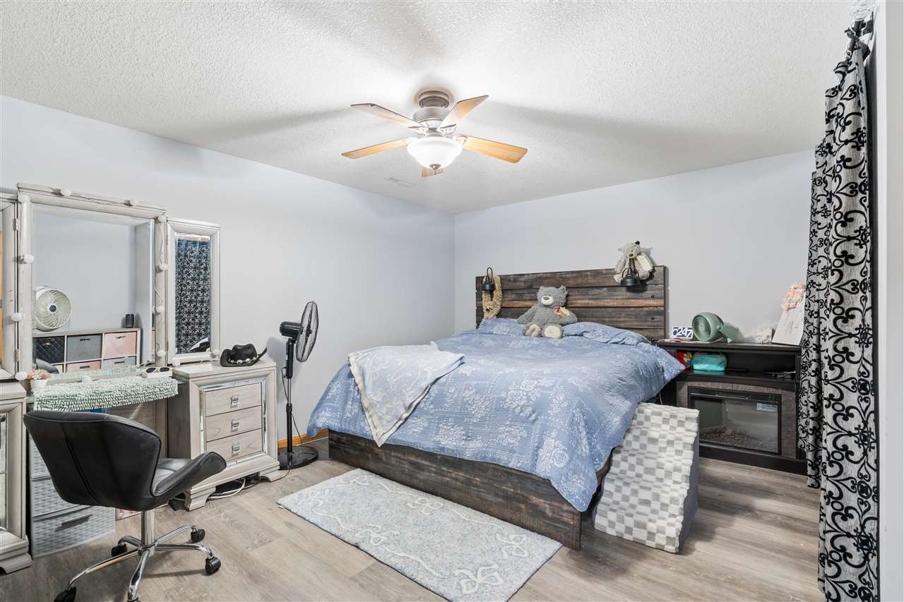 1109 Pelican Drive Kalona IA 52247