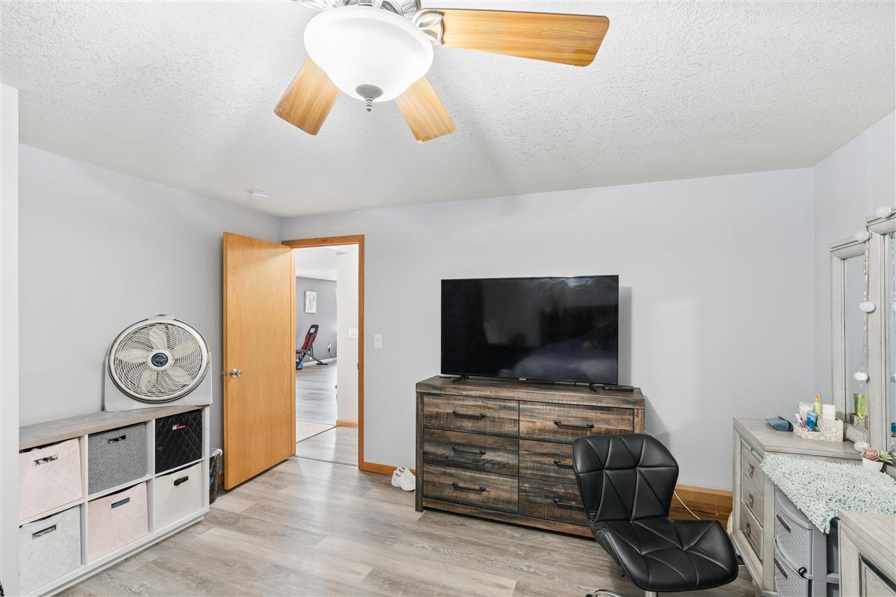 1109 Pelican Drive Kalona IA 52247