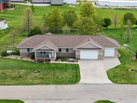 1109 Pelican Drive Kalona IA 52247