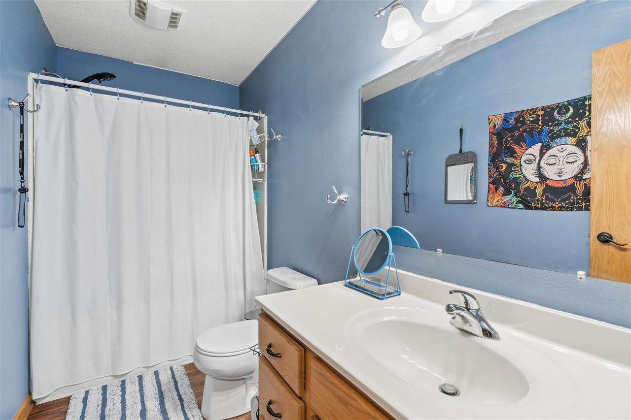 1109 Pelican Drive Kalona IA 52247