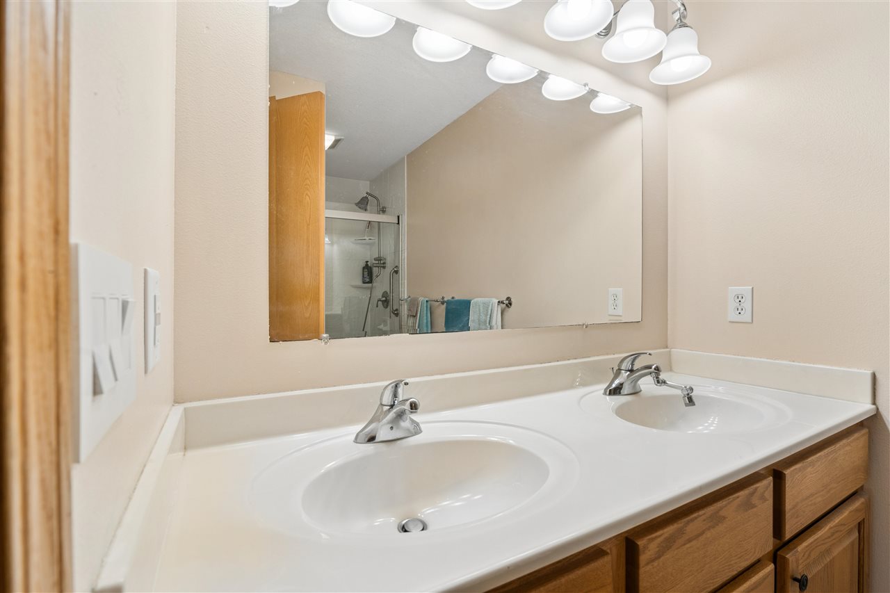 1109 Pelican Drive Kalona IA 52247