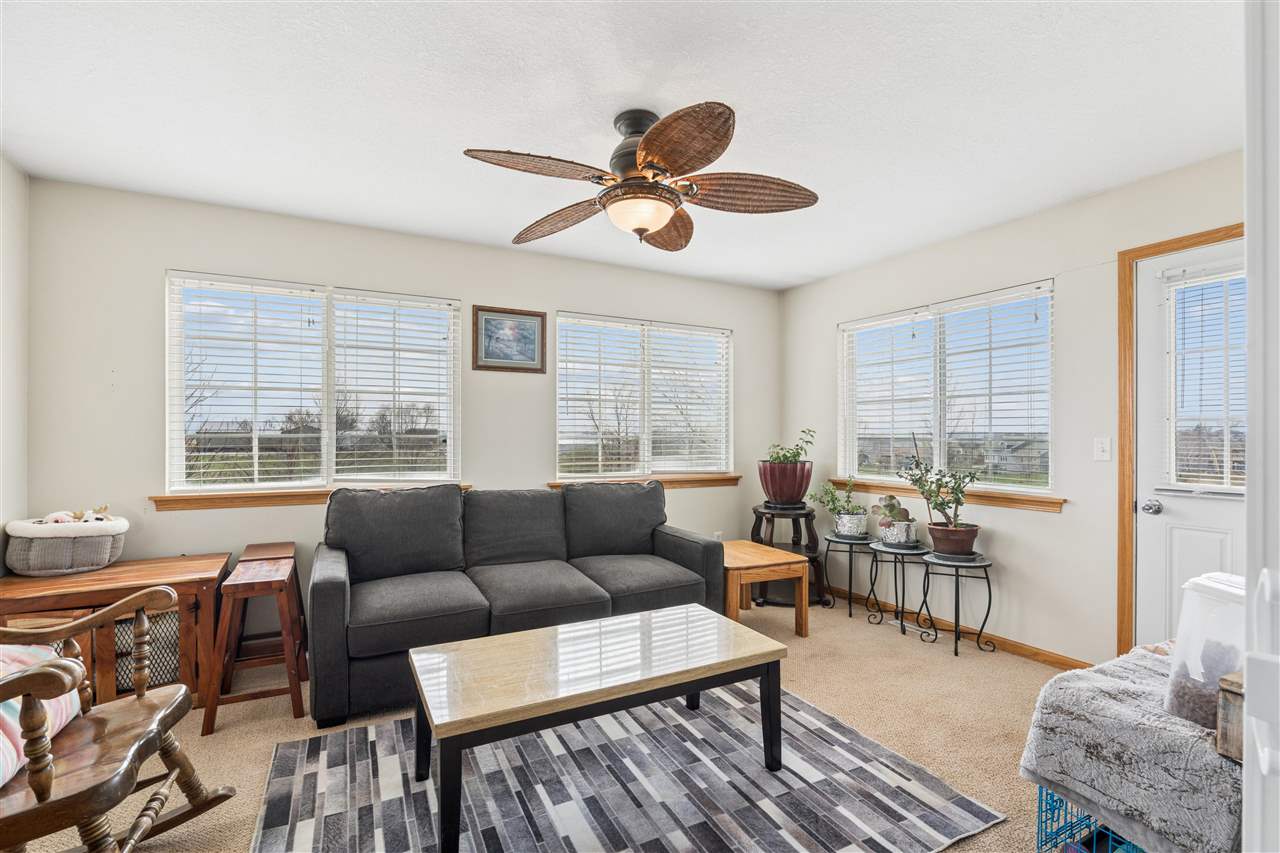 1109 Pelican Drive Kalona IA 52247