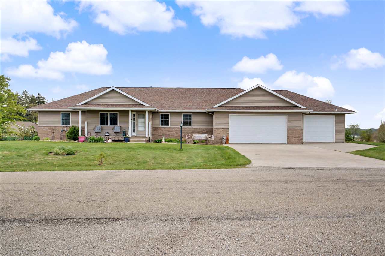 1109 Pelican Drive Kalona IA 52247