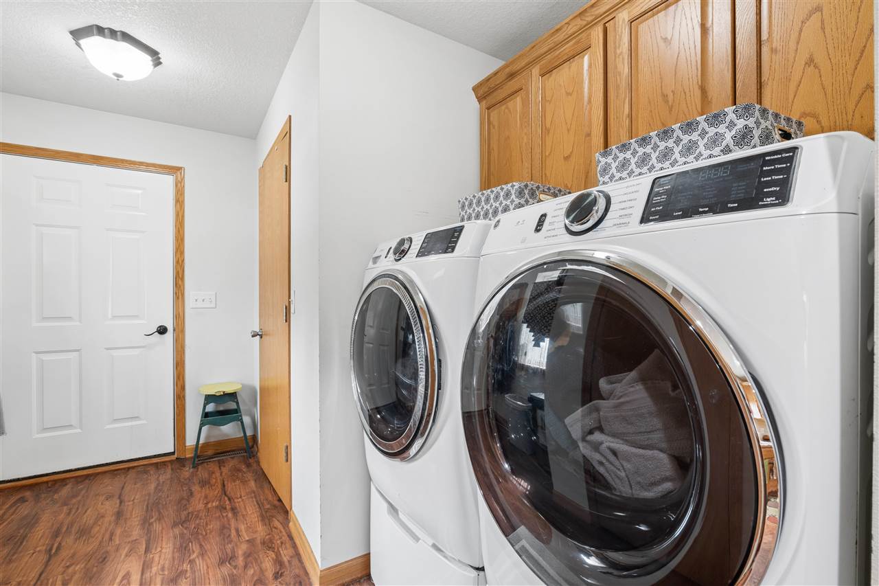 1109 Pelican Drive Kalona IA 52247
