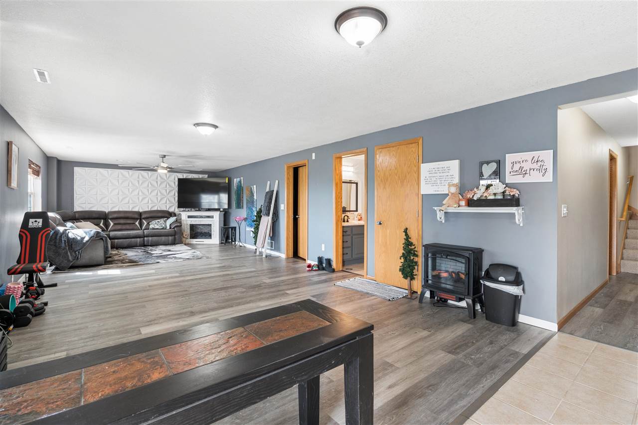 1109 Pelican Drive Kalona IA 52247