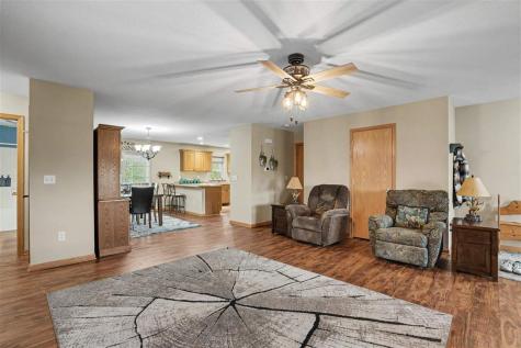 1109 Pelican Drive Kalona IA 52247