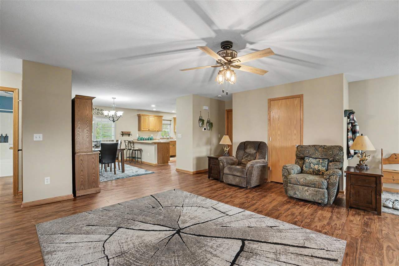1109 Pelican Drive Kalona IA 52247
