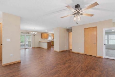 1109 Pelican Drive Kalona IA 52247