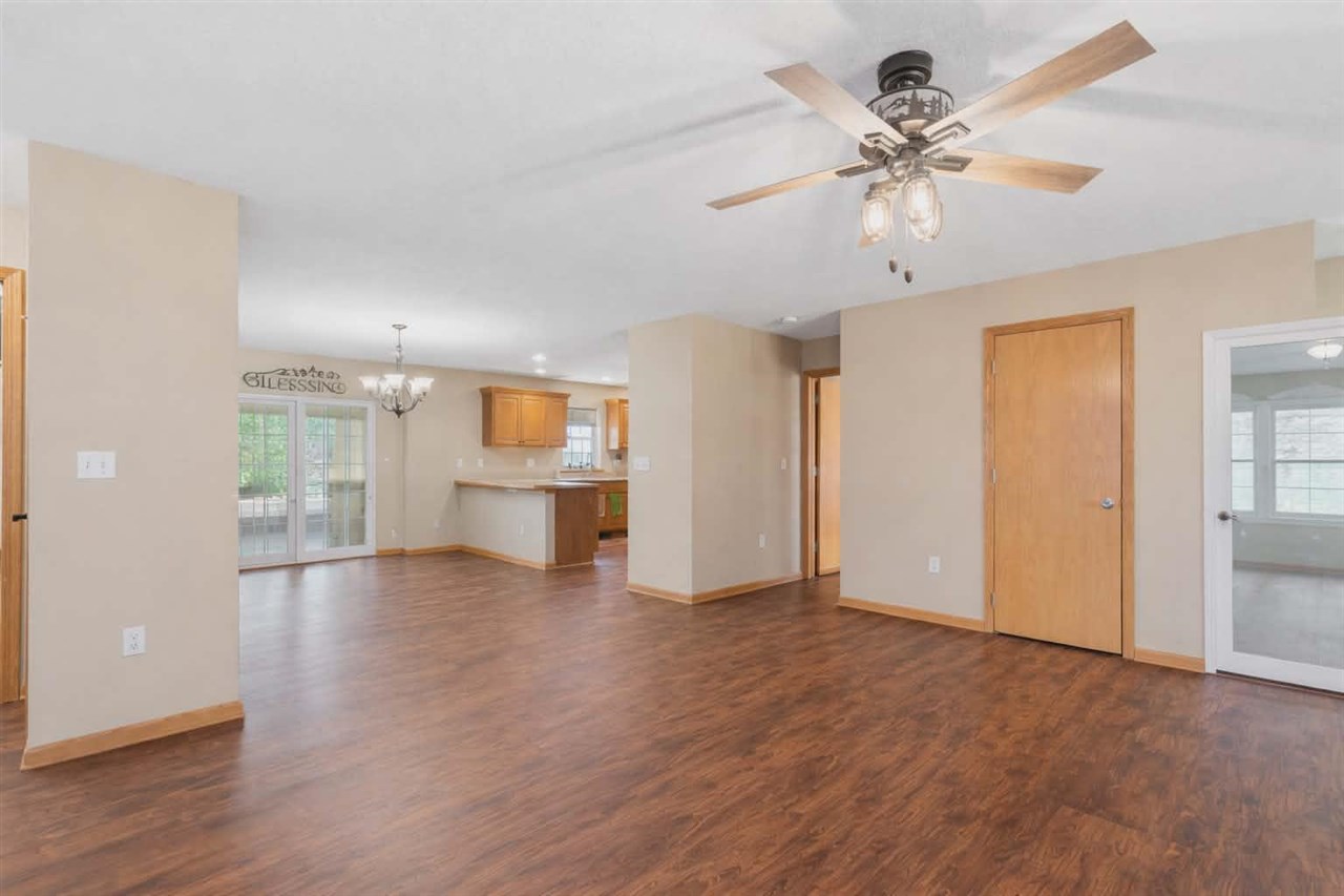 1109 Pelican Drive Kalona IA 52247