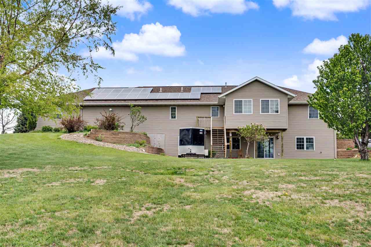 1109 Pelican Drive Kalona IA 52247