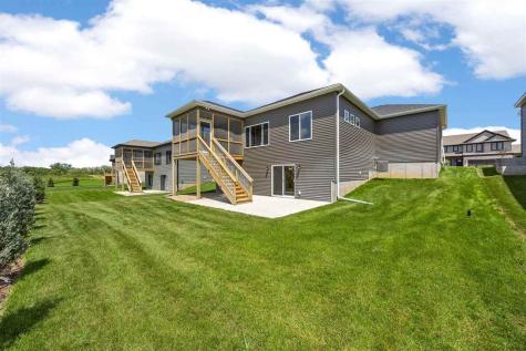 3056 Ridgeview Circle Coralville IA 52241
