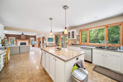 1802 Brown Deer Trail Coralville IA 52241