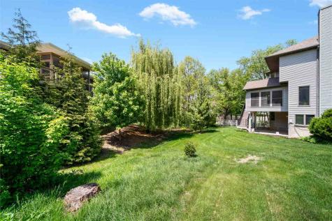 1802 Brown Deer Trail Coralville IA 52241