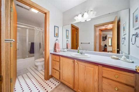 1802 Brown Deer Trail Coralville IA 52241