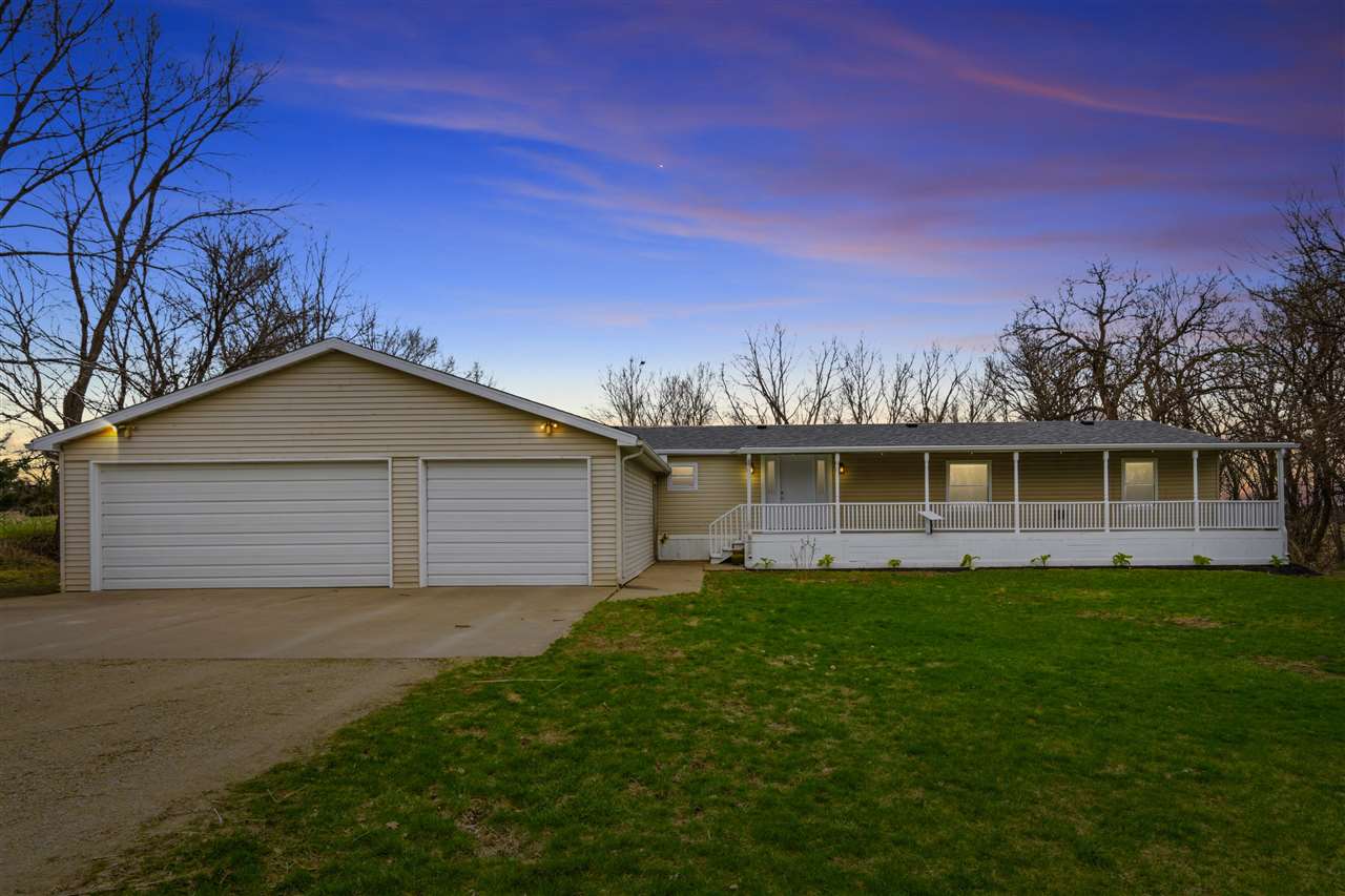 1668 180th Street Nichols IA 52766