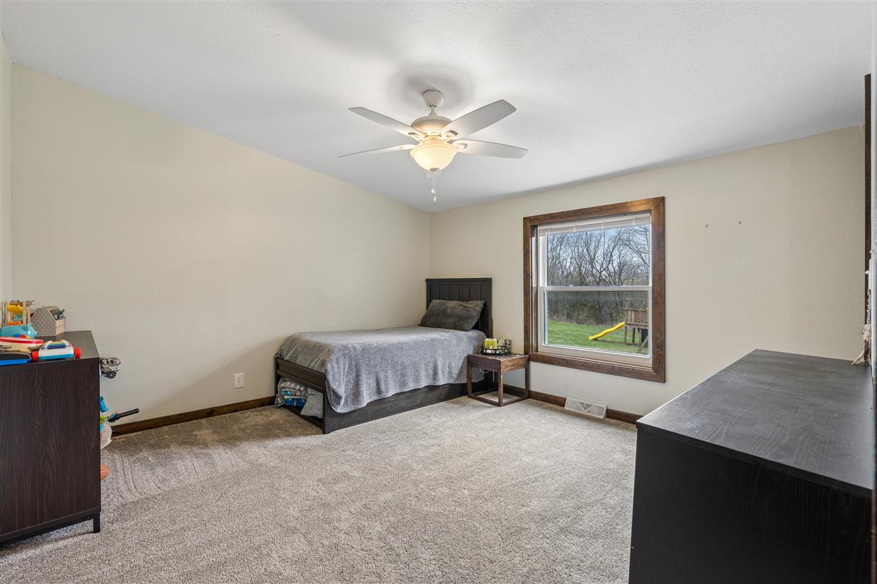1668 180th Street Nichols IA 52766