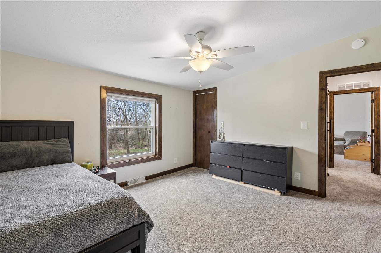 1668 180th Street Nichols IA 52766