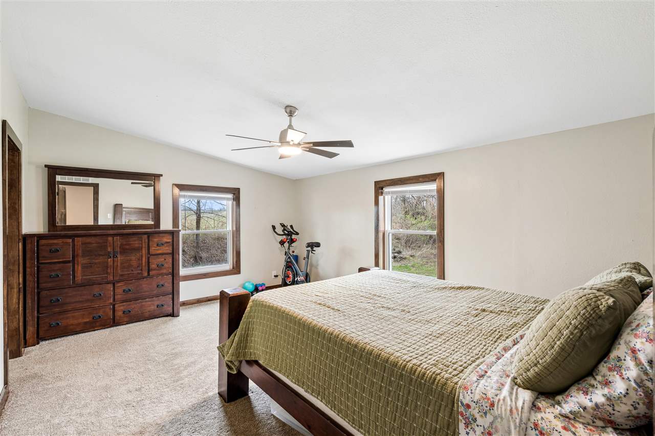 1668 180th Street Nichols IA 52766