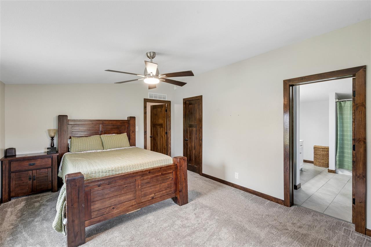 1668 180th Street Nichols IA 52766