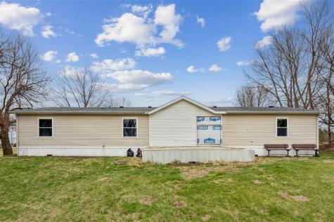 1668 180th Street Nichols IA 52766