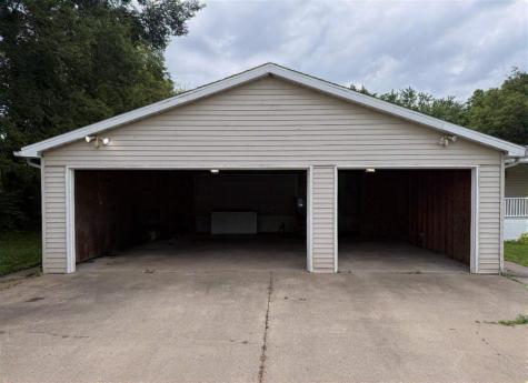 1668 180th Street Nichols IA 52766